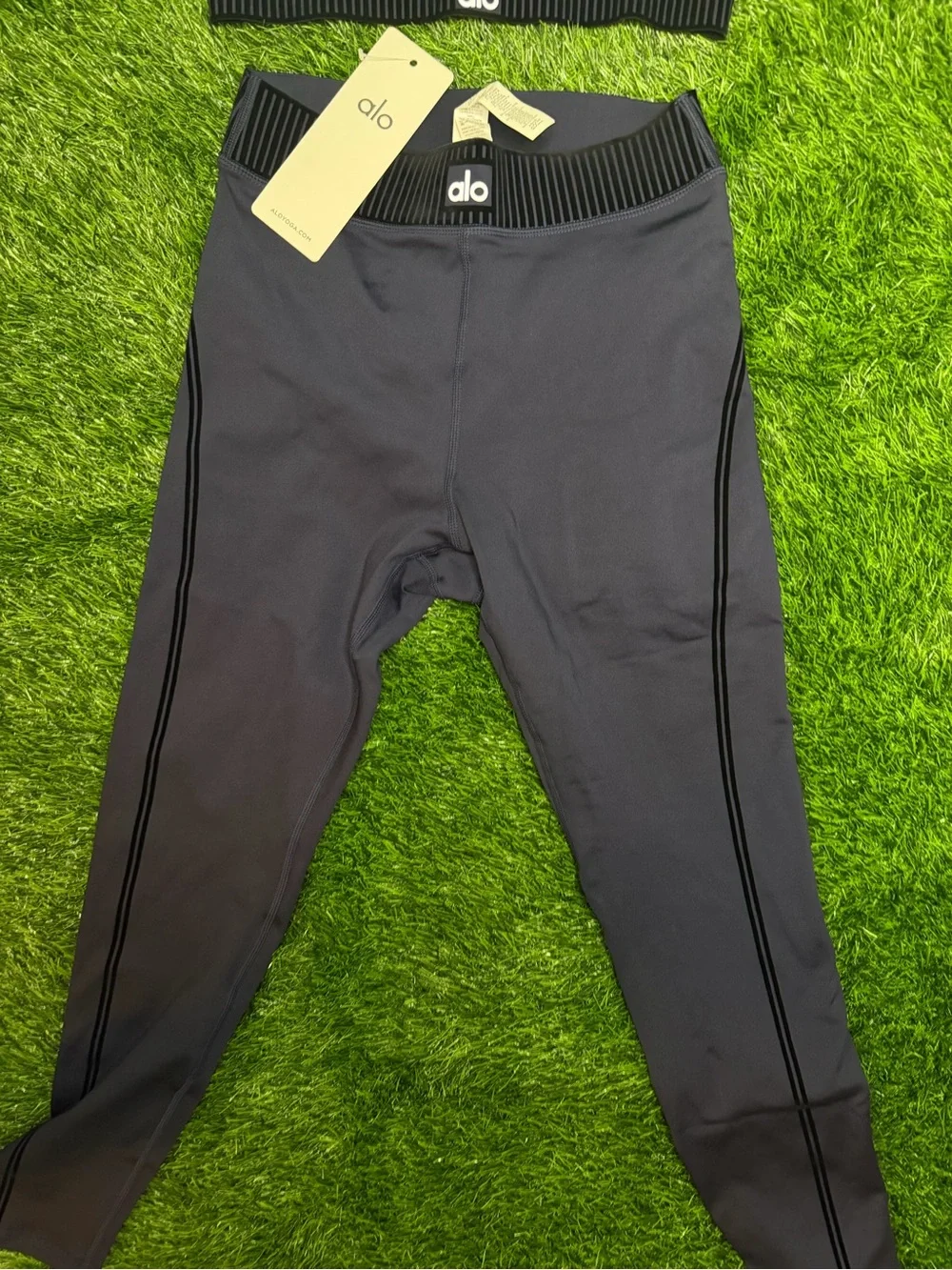 ALO Yoga Black Seamless Sports Bralette and Leggings Set AIRLIFT SET DARK BLUE